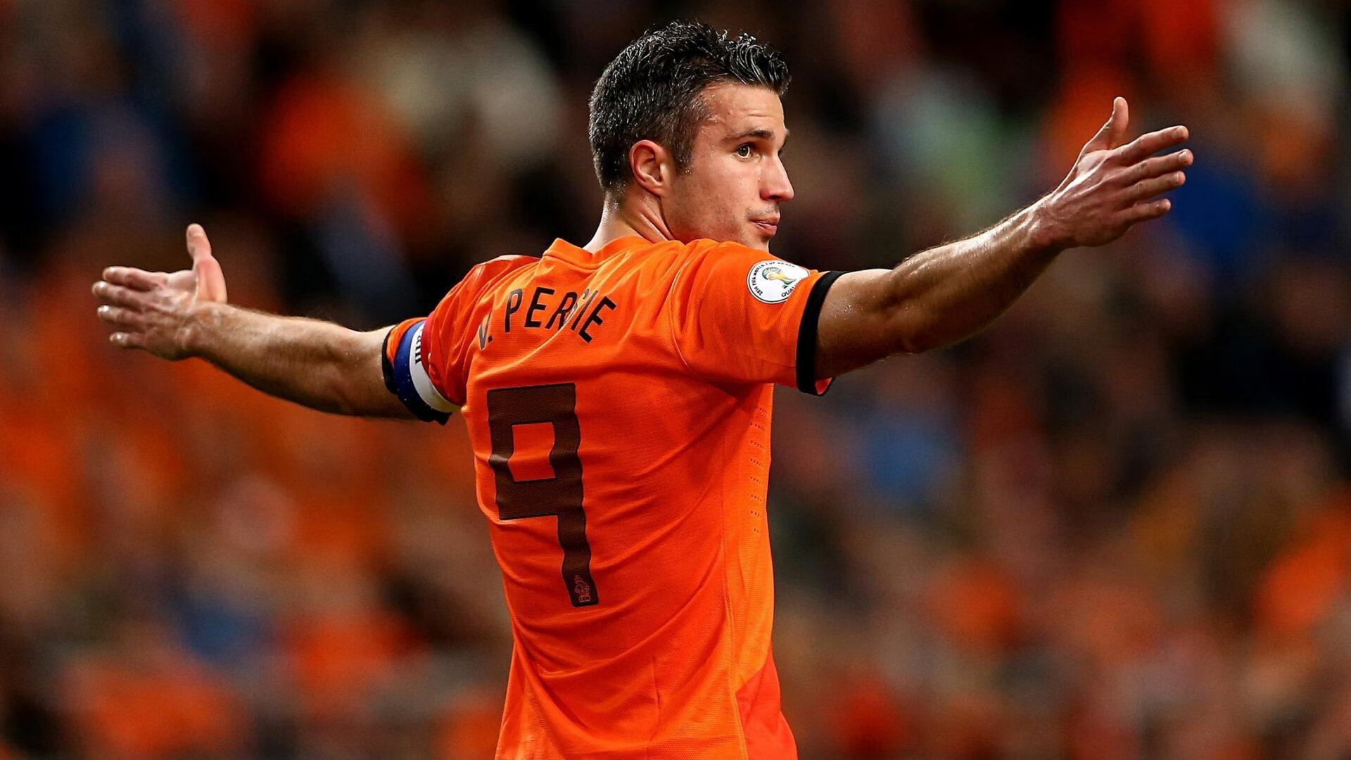 电竞行业与传统体育的融合：如何相互借鉴与共同发展，电竞产业与传统体育