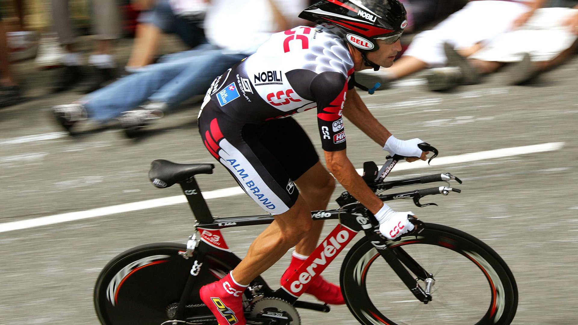 火箭主场稳住节奏拿下胜利,火箭主场场地